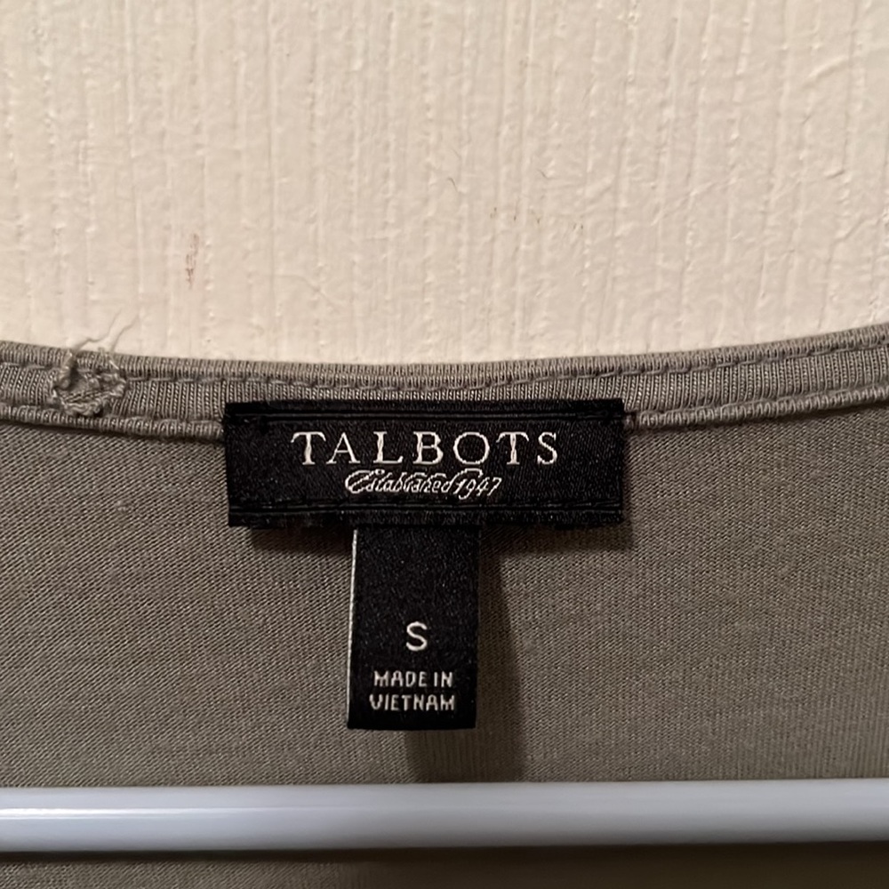 Talbots sleeveless green top, size small, good condition - Picture 3 of 4